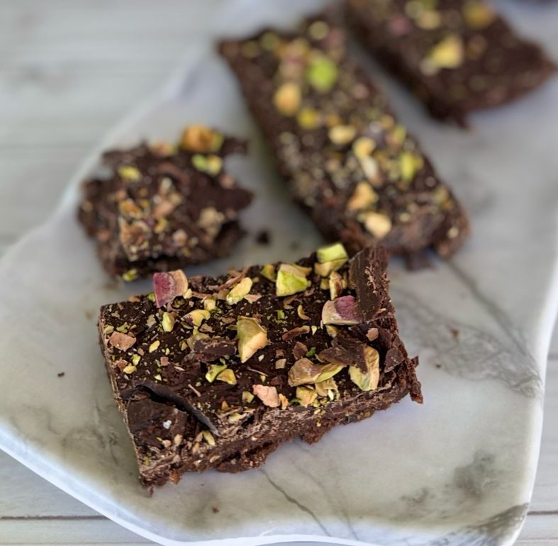 Brownie Bar con Almendras Bañadas en Chocolate Bitter para San Valentín